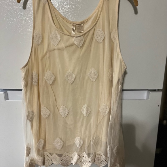Forgotten Grace Women's Vintage Style Ivory Sleeveless Mesh & Embroidered Top 3X - Picture 5 of 5